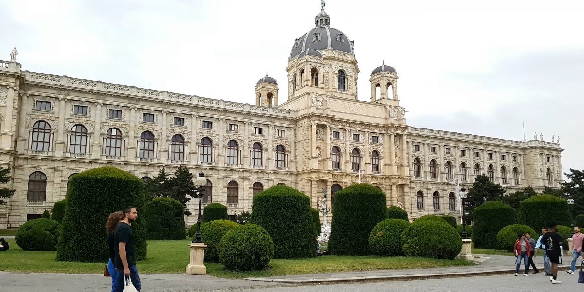 Guided Vienna Tour by Bicycle