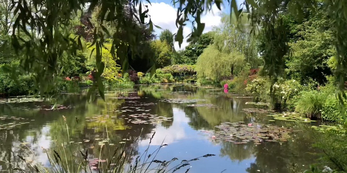 Giverny Monet's House and Gardens Tour from Paris Giverny Monet's House and Gardens Tour from Paris