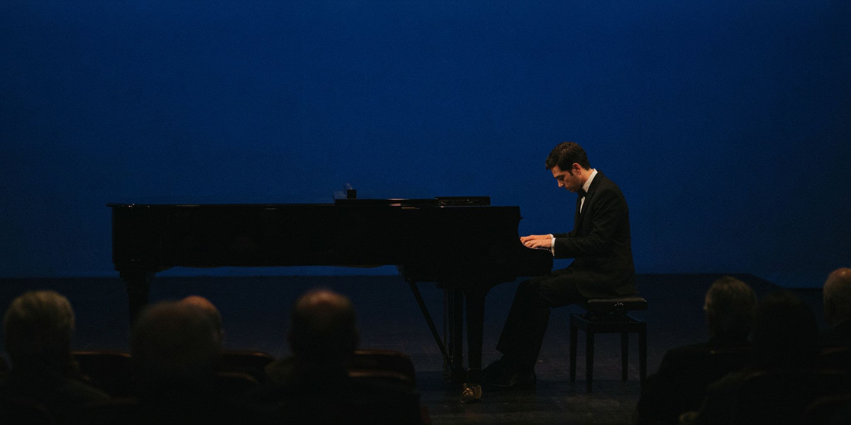 Nicolas Namoradze, photo 1