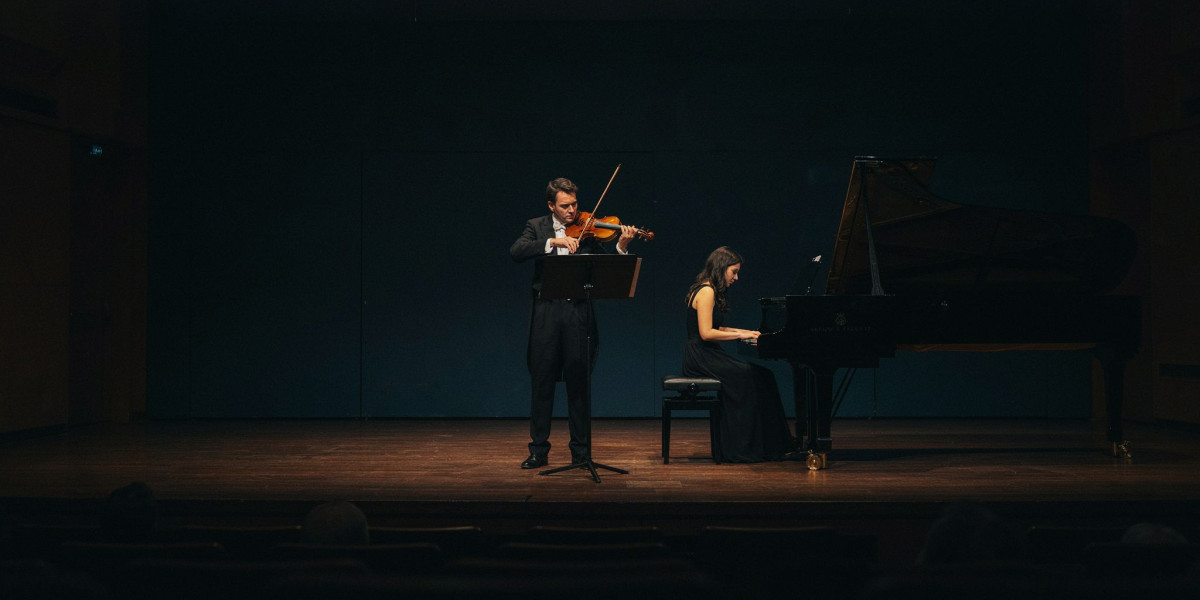 David Núñez violin/viola and Clara Rodriguez piano, photo 1